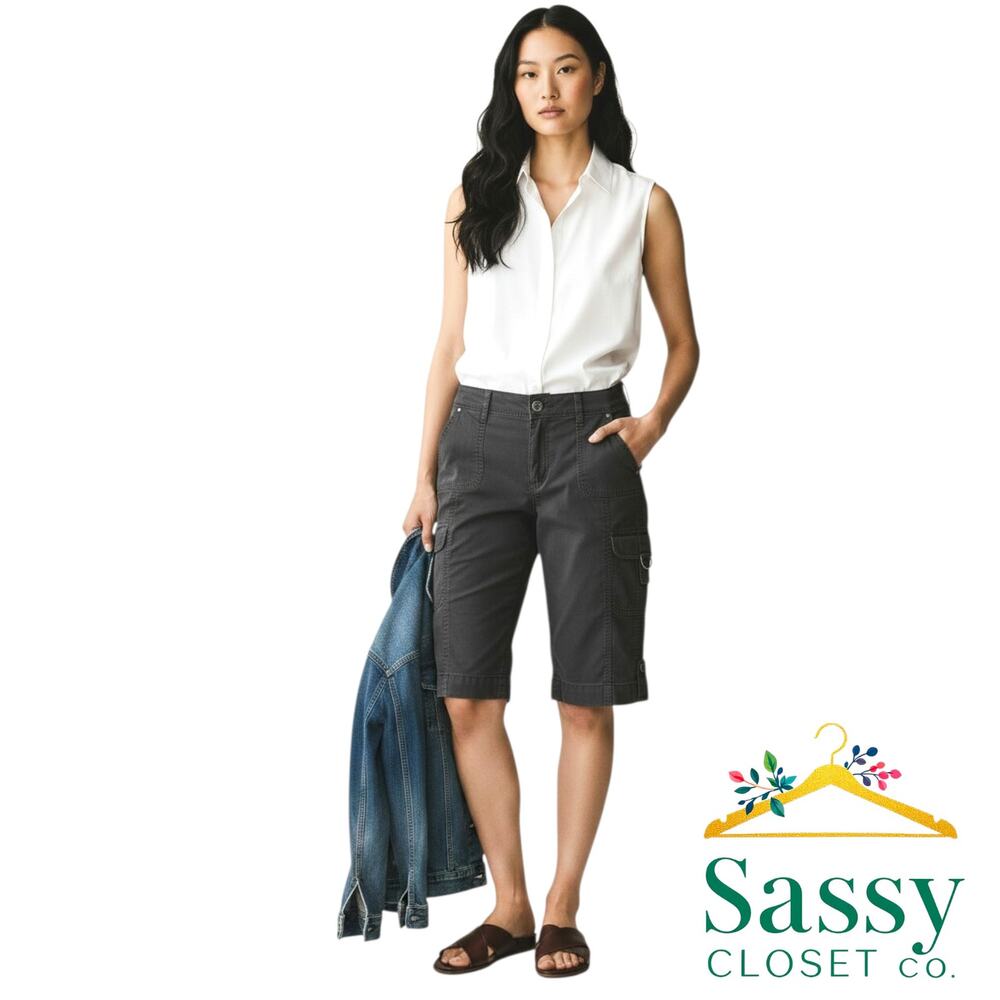 WHBM Black Cargo Bermuda Shorts 8 Stretch Knee Length D-Ring Safari EUC